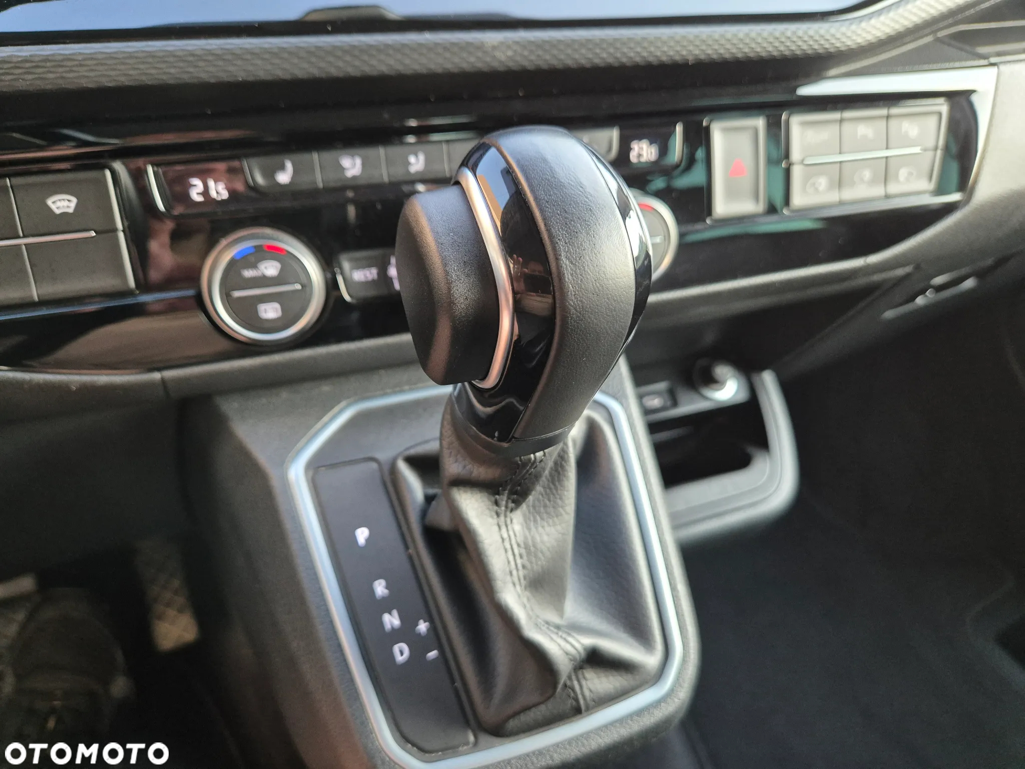 Volkswagen Multivan - 27
