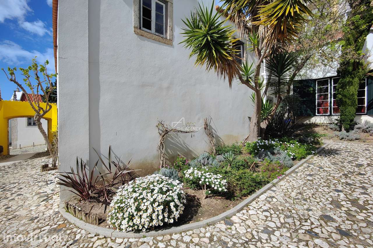 Moradia T3 a renovar no coração de Paço d'Arcos | com planos aprovados - Grande imagem: 4/15