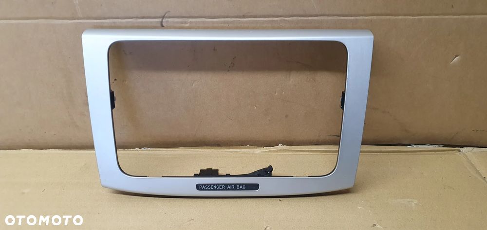 Ramka radia konsoli dekor VW Passat B6 3C0858069AE - 1