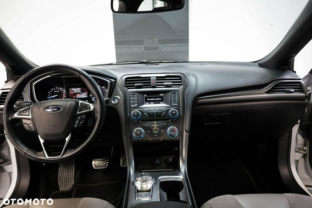 Ford Fusion - 12