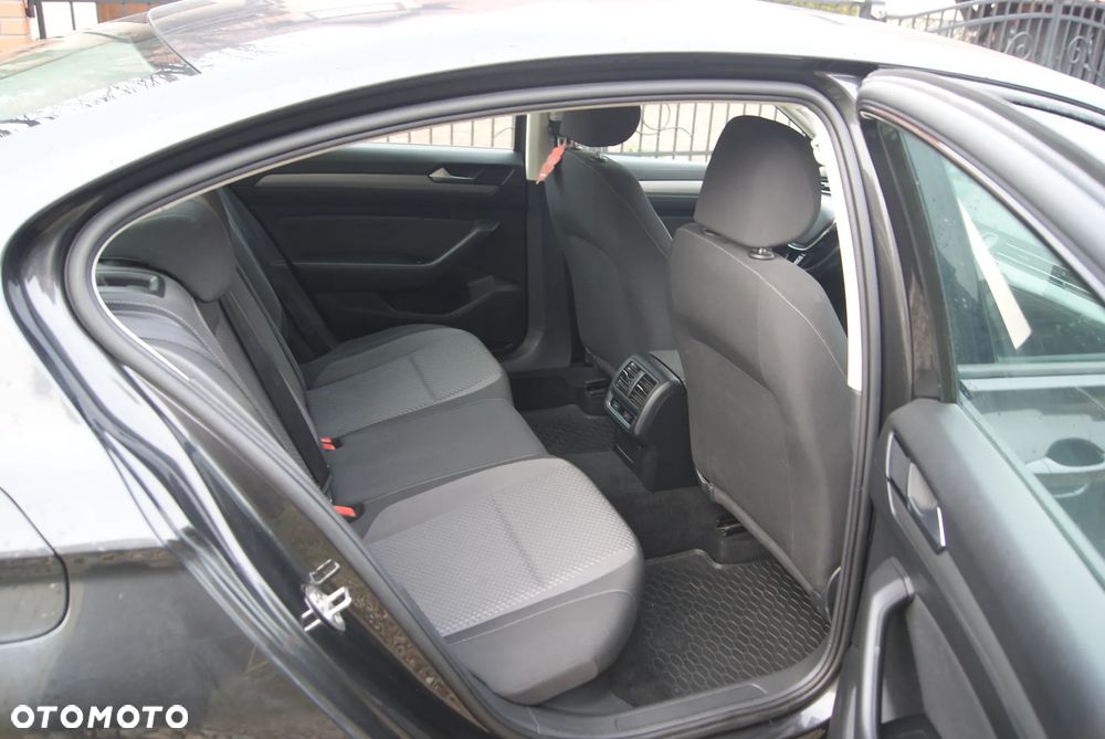 Volkswagen Passat 1.5 TSI EVO Elegance DSG - 13