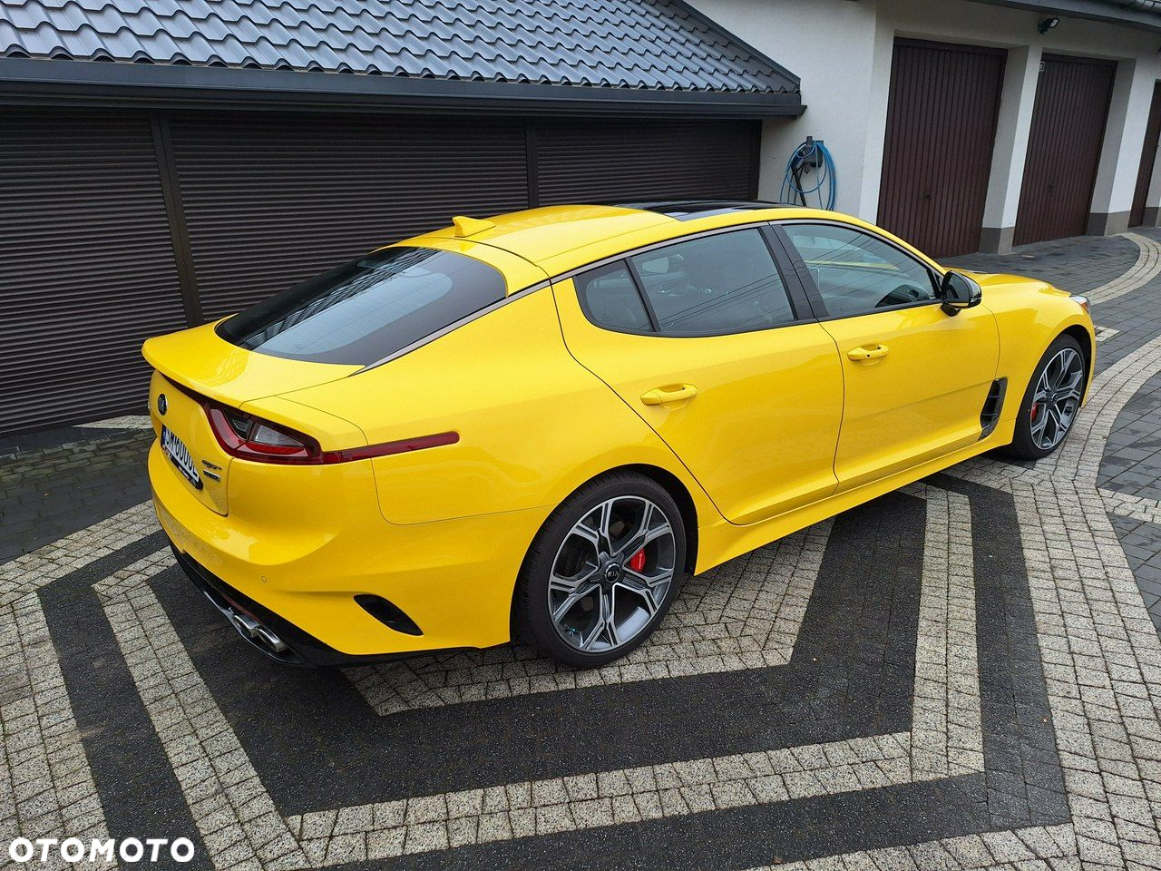 Kia Stinger - 4
