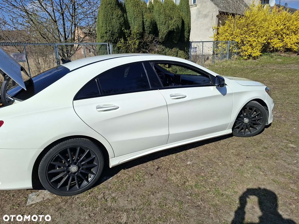 Mercedes-Benz CLA 250 7G-DCT UrbanStyle Edition - 2