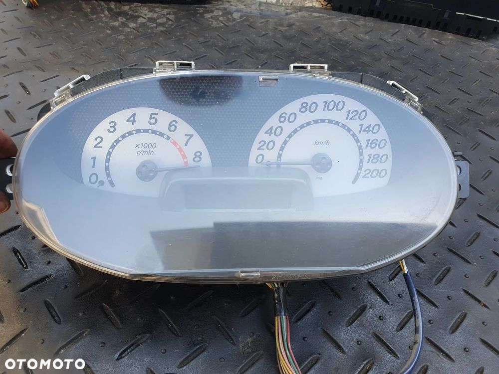 Zegary licznik 83800-52330 Toyota Yaris I  1.5 TS  SPORT WERSJA EUROPEJSKA - 2