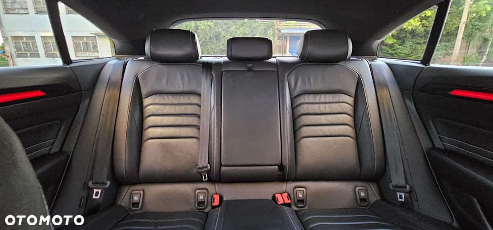 Volkswagen Arteon 2.0 TDI SCR R-Line DSG - 33