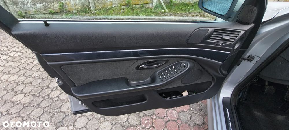 BMW Seria 5 528i - 17