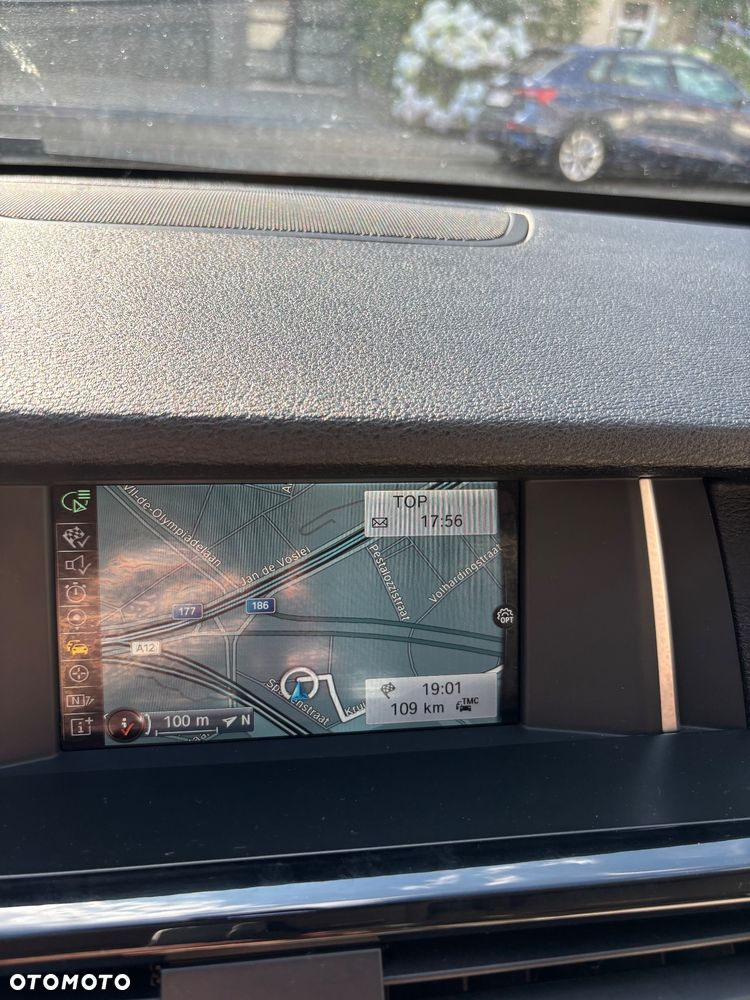 BMW X3 sDrive18d - 27