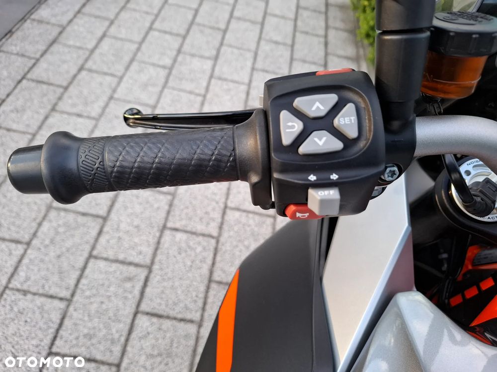 KTM Super Duke - 25