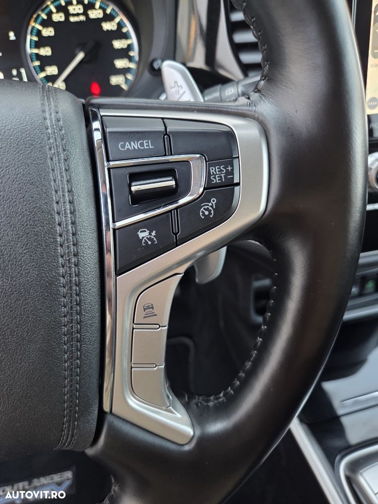 Mitsubishi Outlander - 35