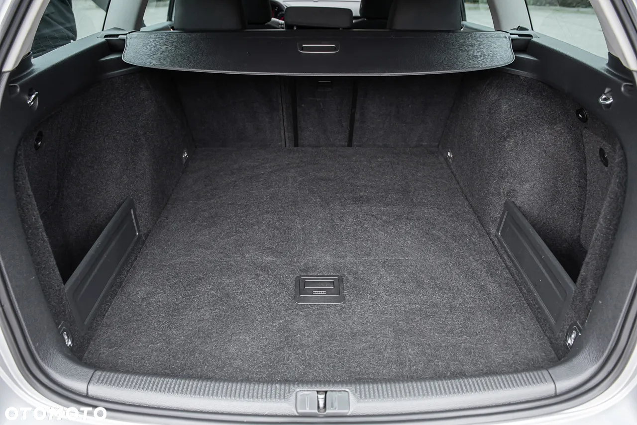 Volkswagen Passat 2.0 TDI Sportline - 29