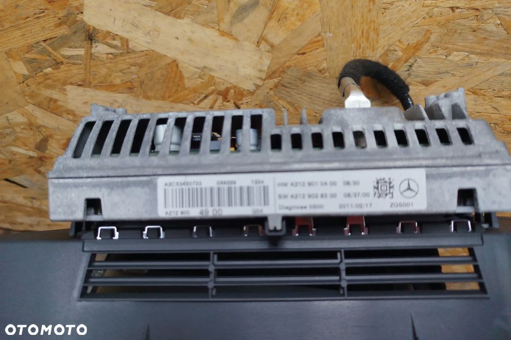 Mercedes W212 W207 radio CD oryginał A2129004910 + ekran wyświetlacz VDO A2129004900 komplet do MERCEDES w212 E-klasa 09- - 8