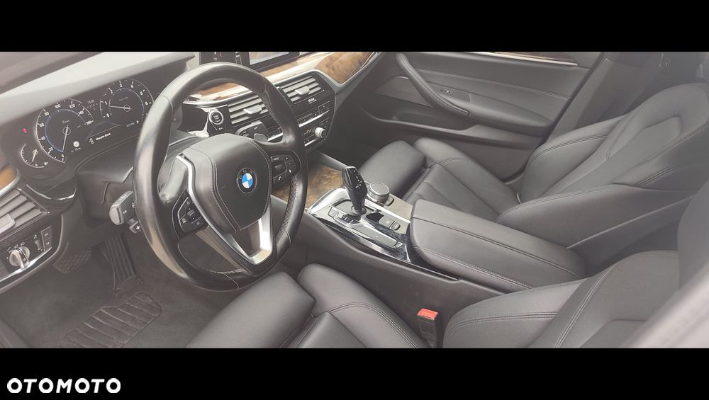 BMW Seria 5 530i Sport Line - 23