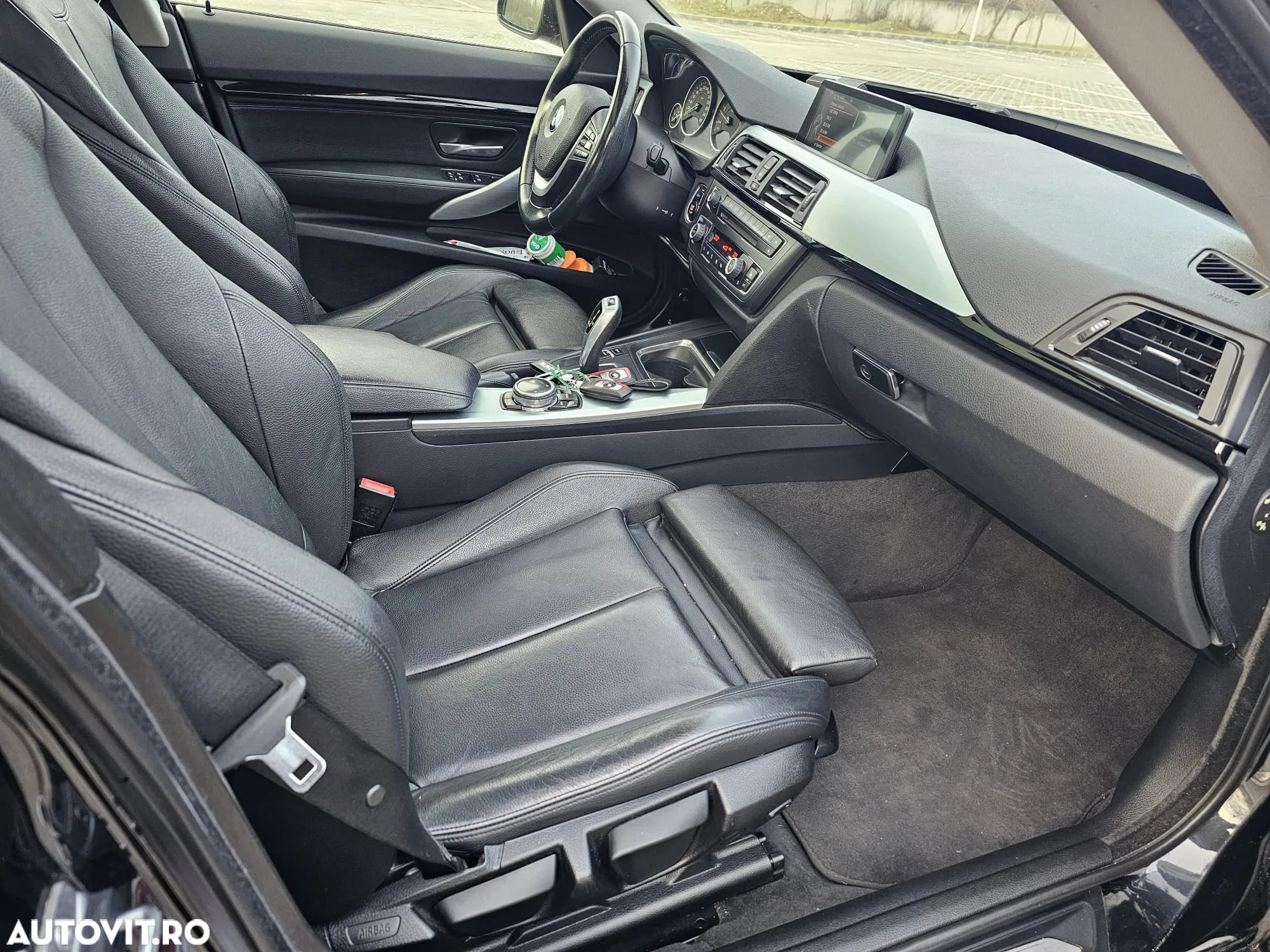 BMW Seria 3 318d Aut. Sport Line - 9