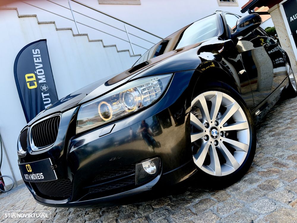 BMW 320 d Navigation Sport - 1