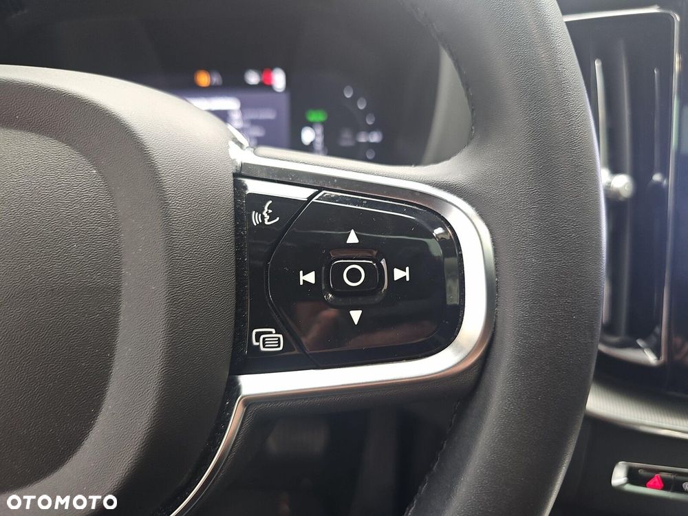 Volvo XC 60 T8 Plug-In Hybrid AWD Ultimate Dark - 16