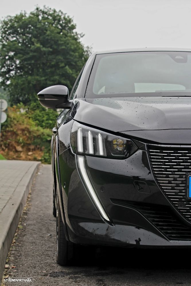 Peugeot e-208 50 kWh GT - 10
