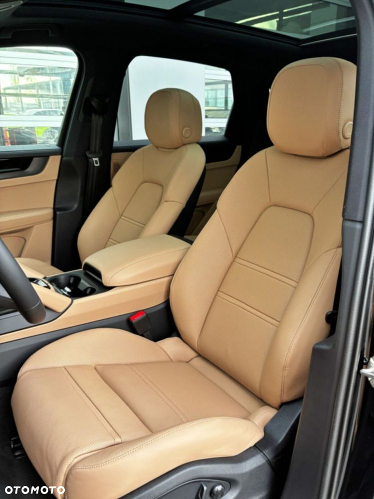 Porsche Cayenne - 11