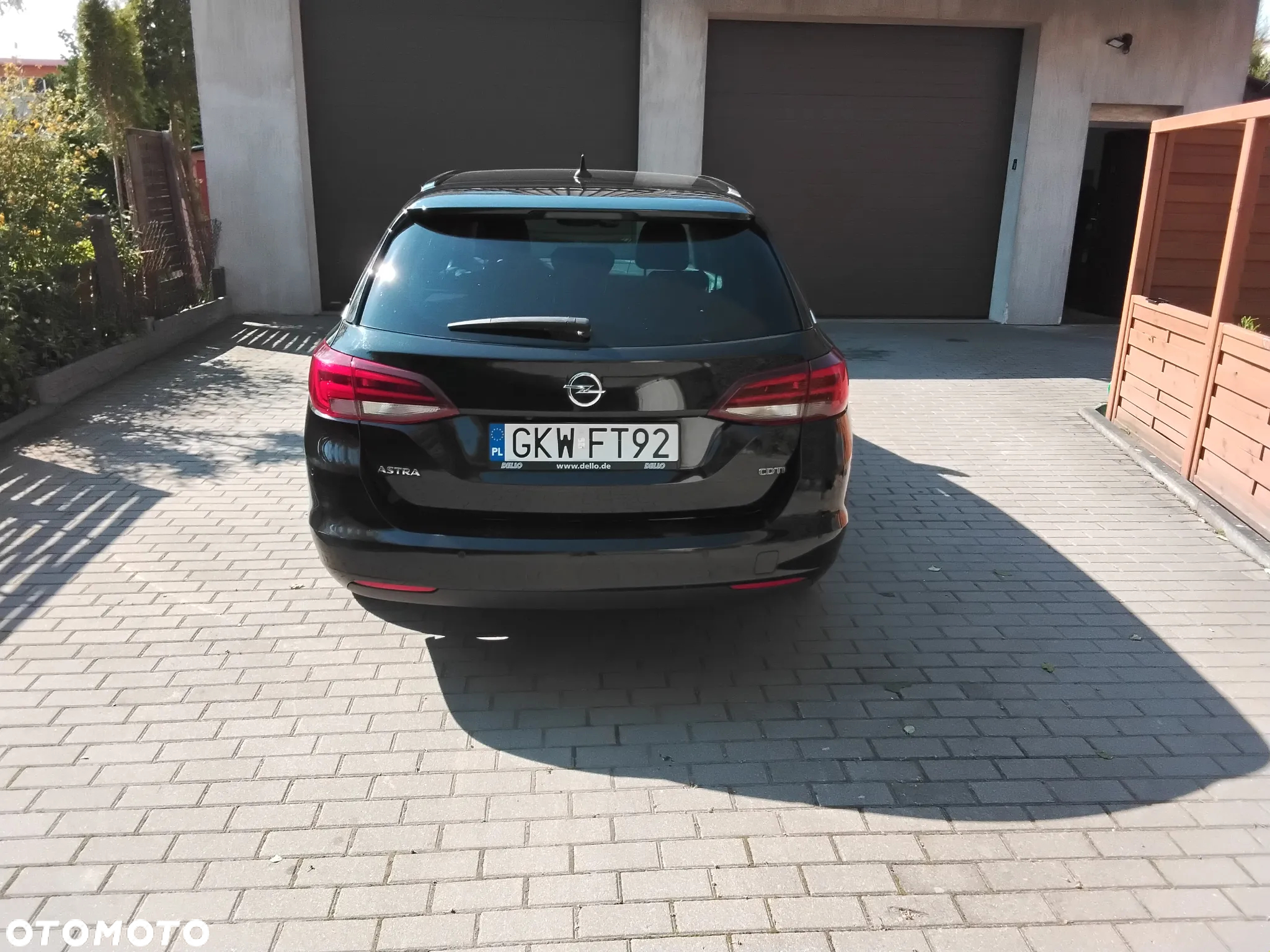 Opel Astra 1.6 D (CDTI) Automatik Sports Tourer Dynamic - 2
