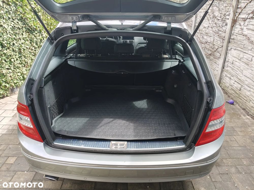 Mercedes-Benz Klasa C 220 CDI DPF Automatik BlueEFFICIENCY - 6