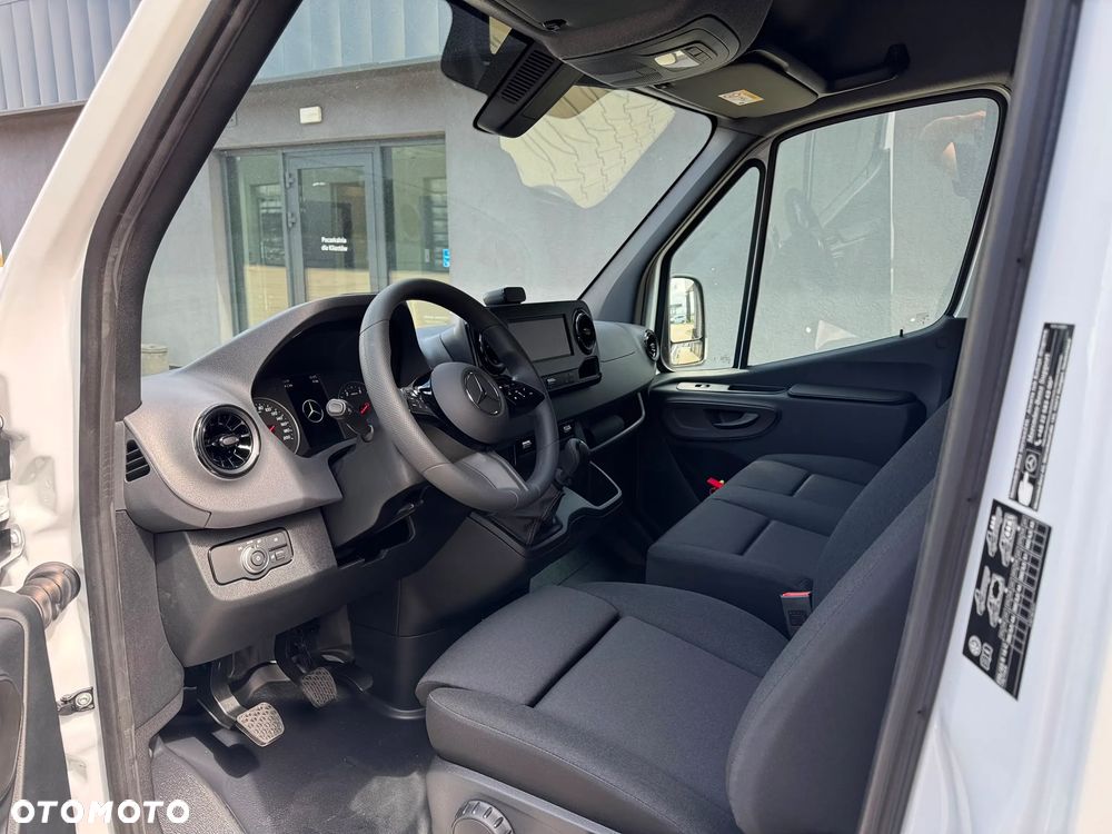 Mercedes-Benz Sprinter - 7