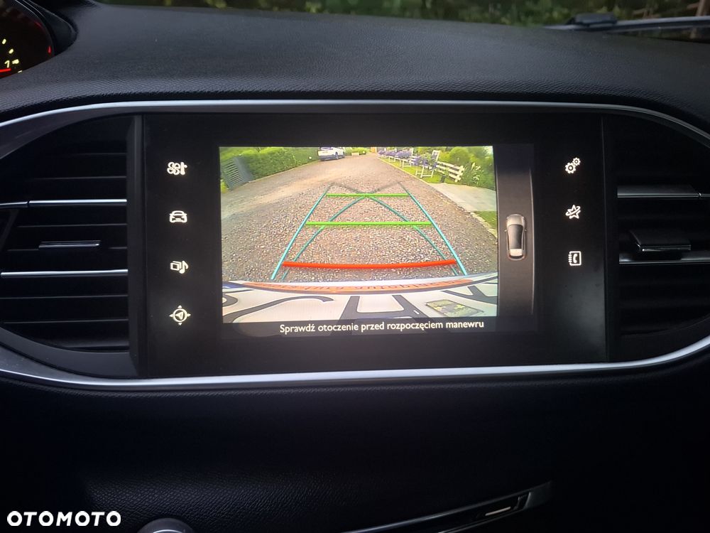 Peugeot 308 1.6 BlueHDi Allure S&S - 10