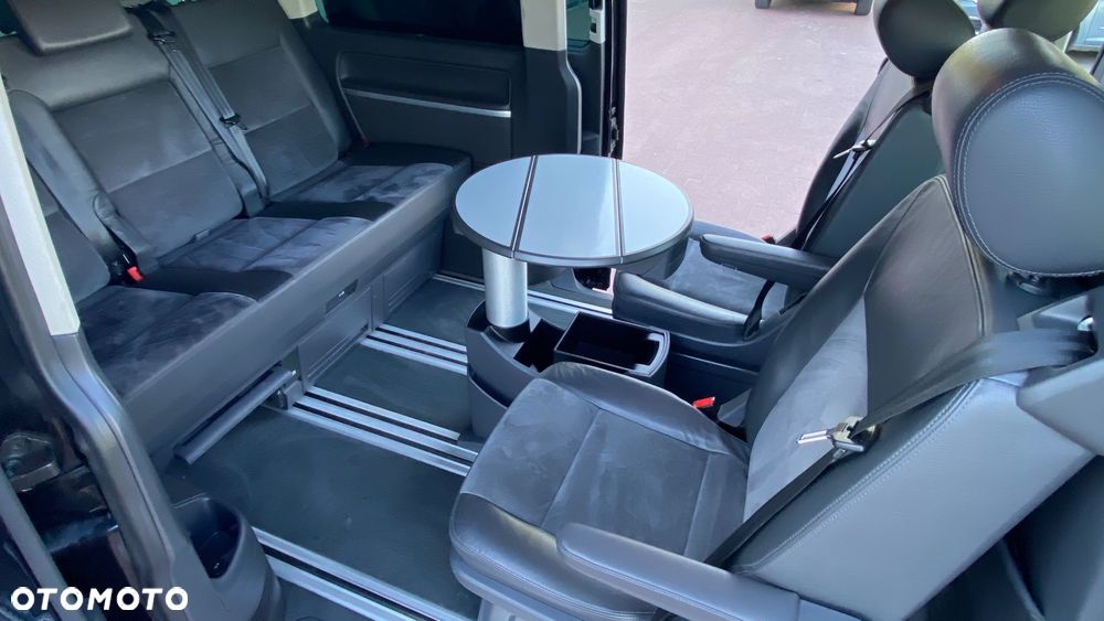 Volkswagen Multivan - 13