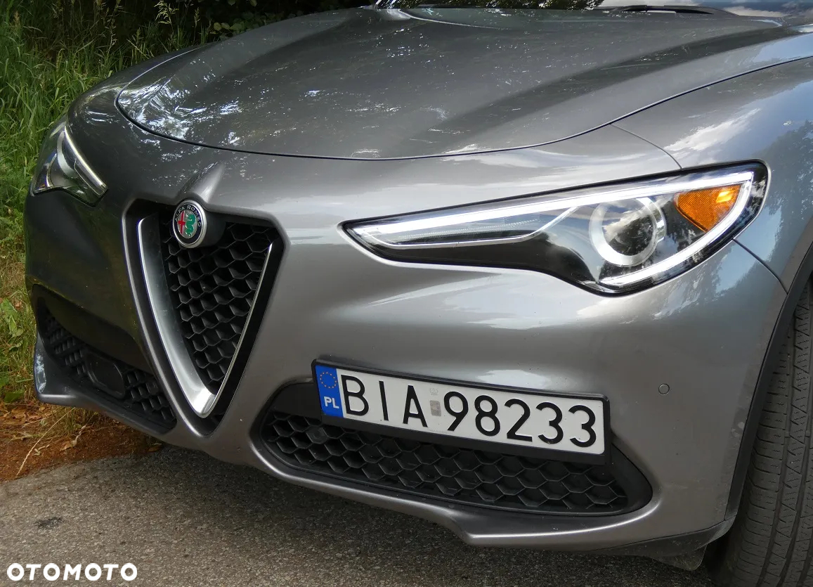 Alfa Romeo Stelvio 2.0 Turbo 16V AT8-Q4 Ti - 6