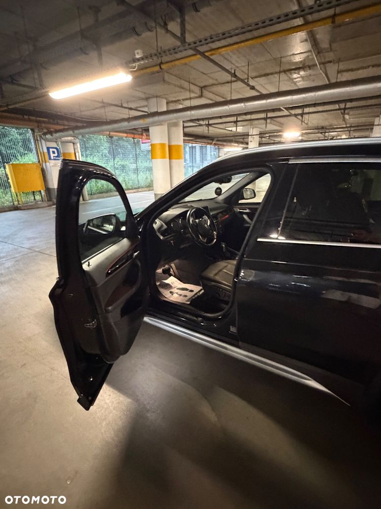 BMW X1 xDrive25i GPF Advantage - 12