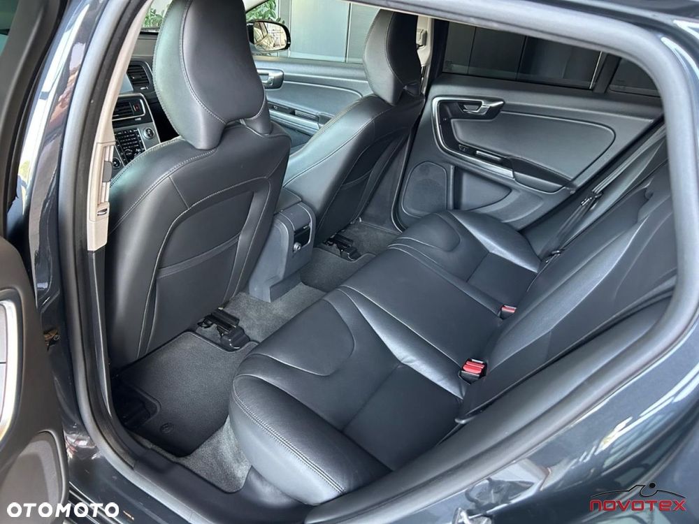 Volvo V60 Cross Country D3 Drive-E Momentum - 20
