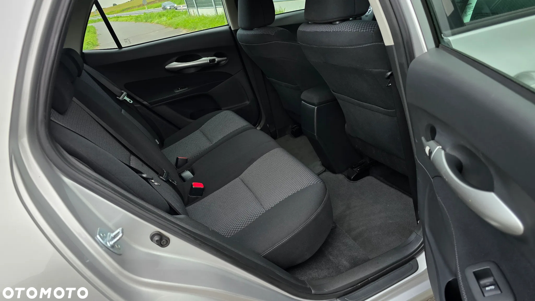 Toyota Auris 1.33 VVT-i Premium Comfort - 26