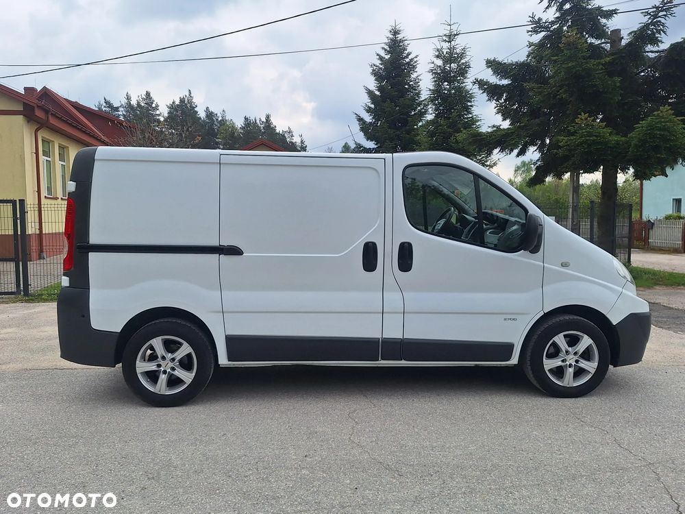 Opel Vivaro - 8