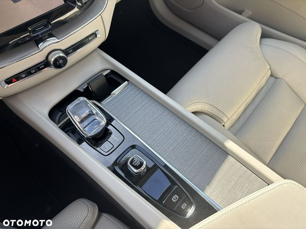 Volvo XC 60 T8 Plug-In Hybrid AWD Ultimate Bright - 26