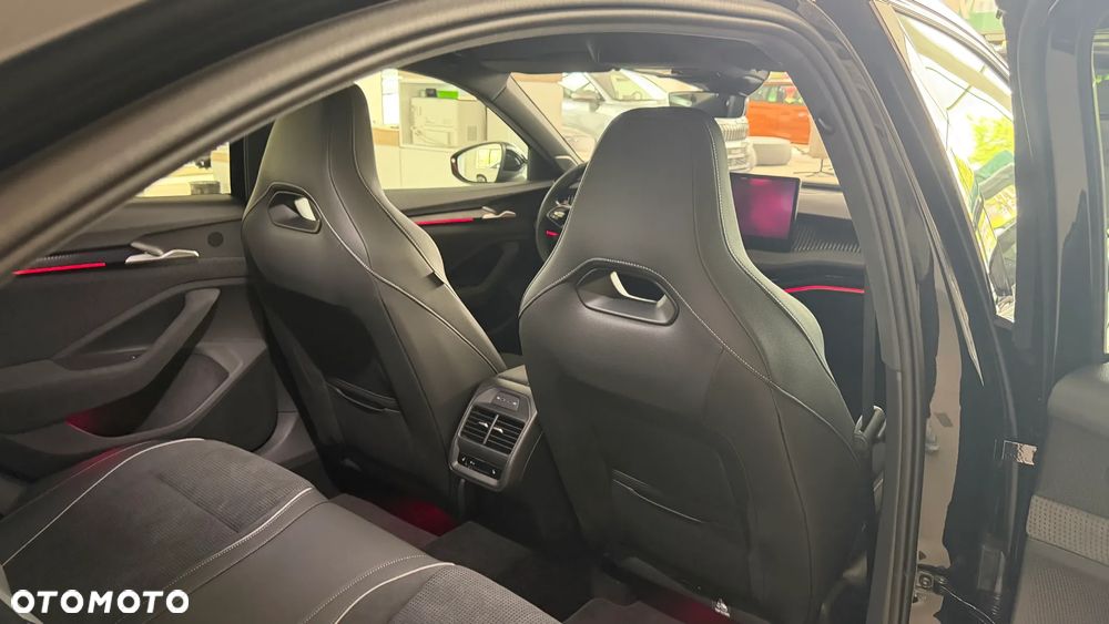 Skoda Superb 2.0 TSI Sportline DSG - 40