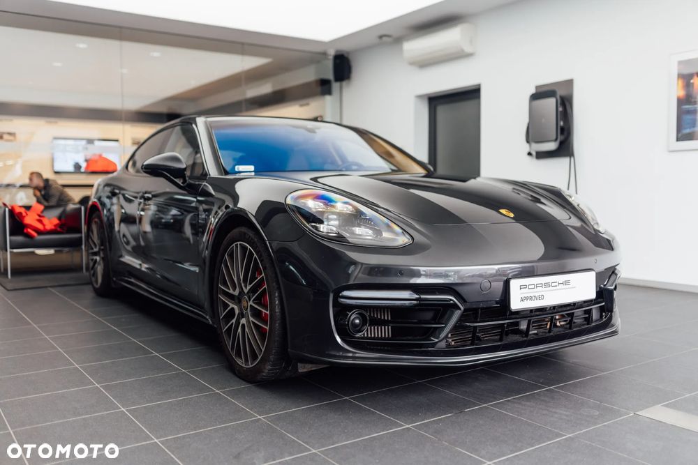 Porsche Panamera GTS - 8