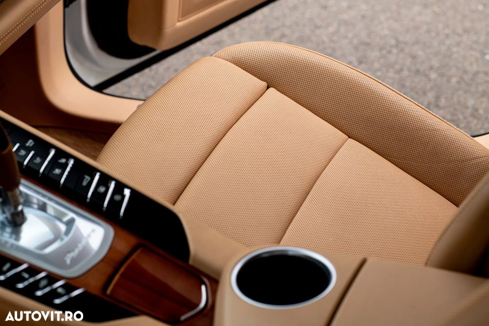 Porsche Panamera - 26