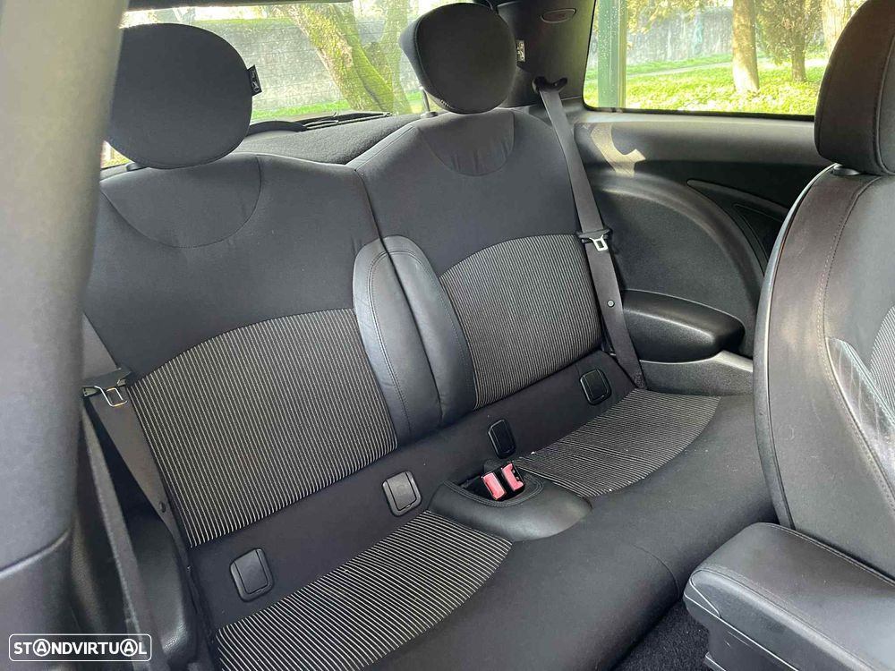 MINI 3 Portas Cooper D - 11