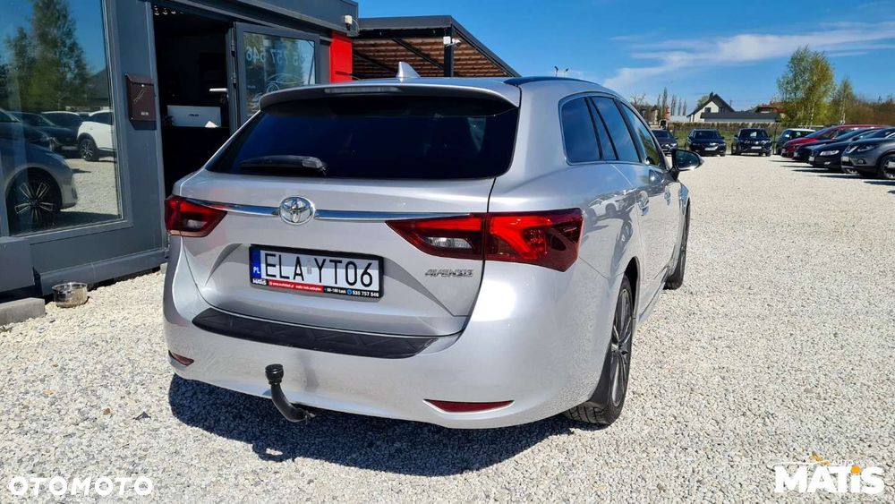 Toyota Avensis - 17