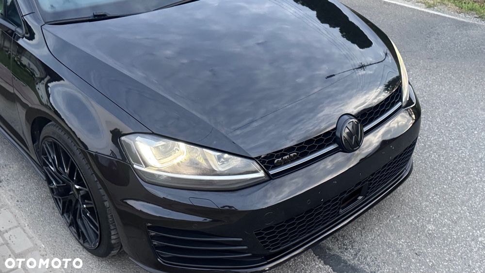 Volkswagen Golf - 8