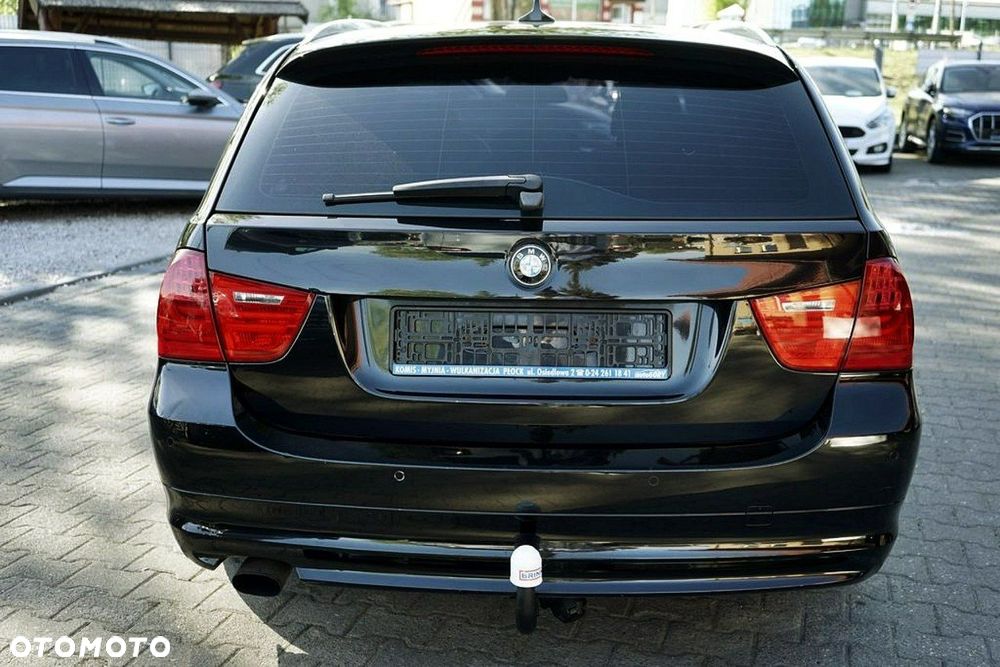 BMW Seria 3 318i - 5