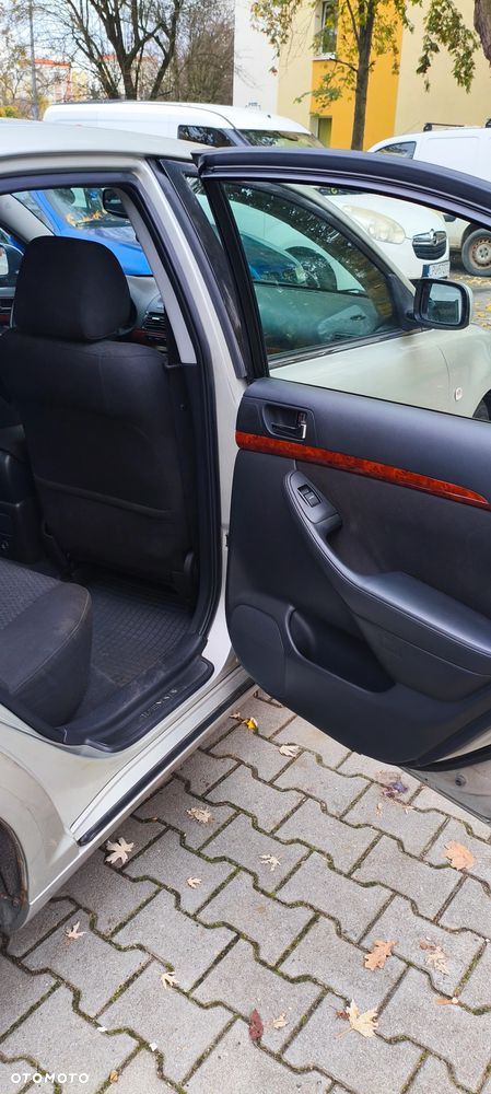 Toyota Avensis 2.0 VVT-i Prestige - 7