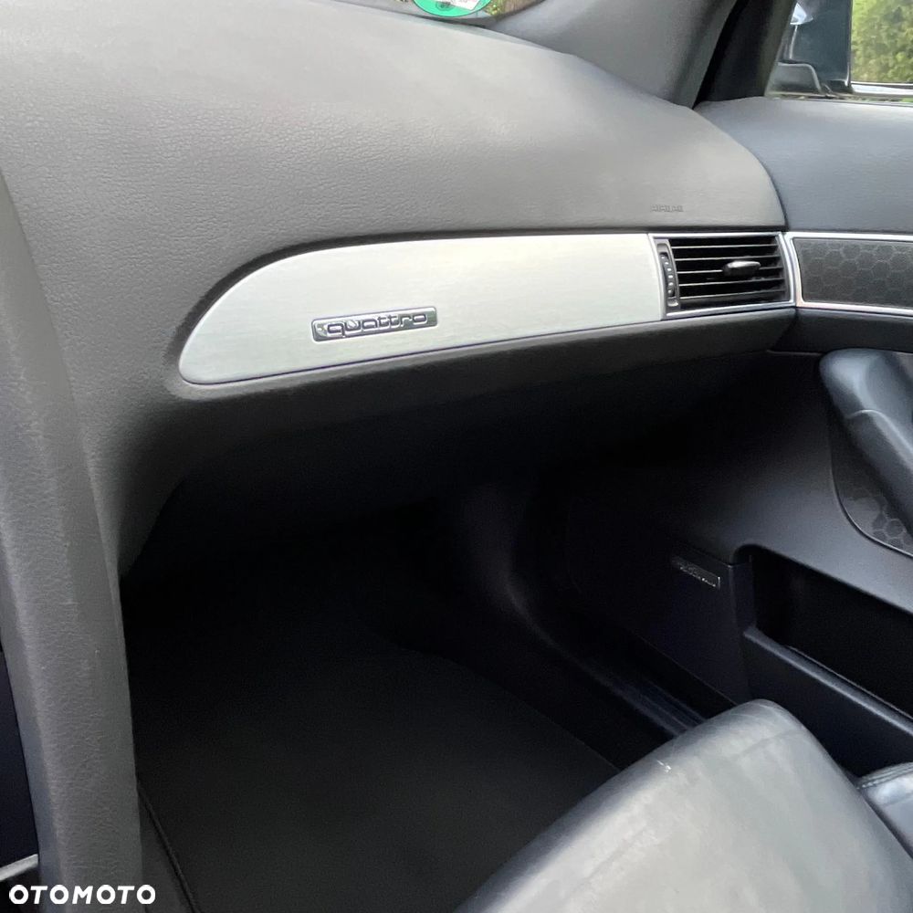 Audi A6 Avant 3.0 TDI DPF quattro tiptronic - 25