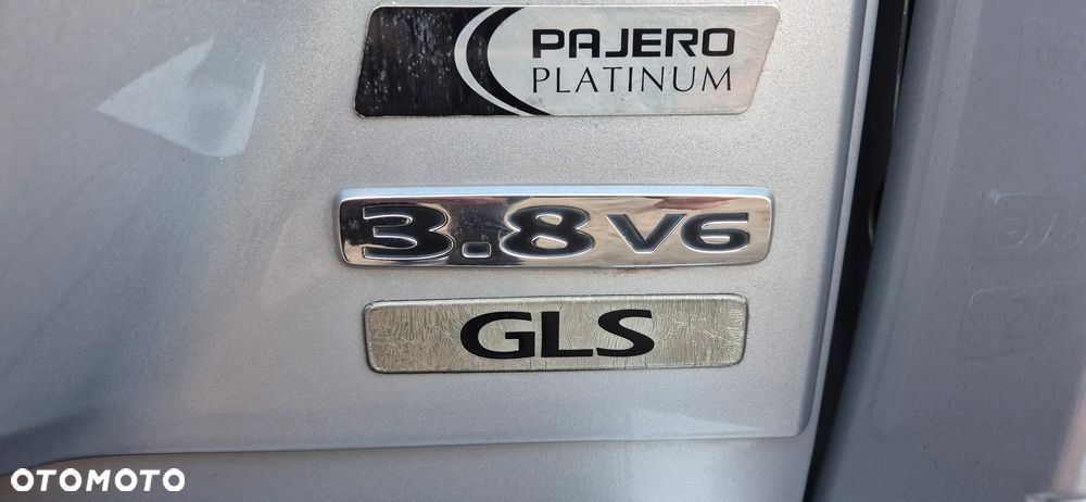 Mitsubishi Pajero - 32