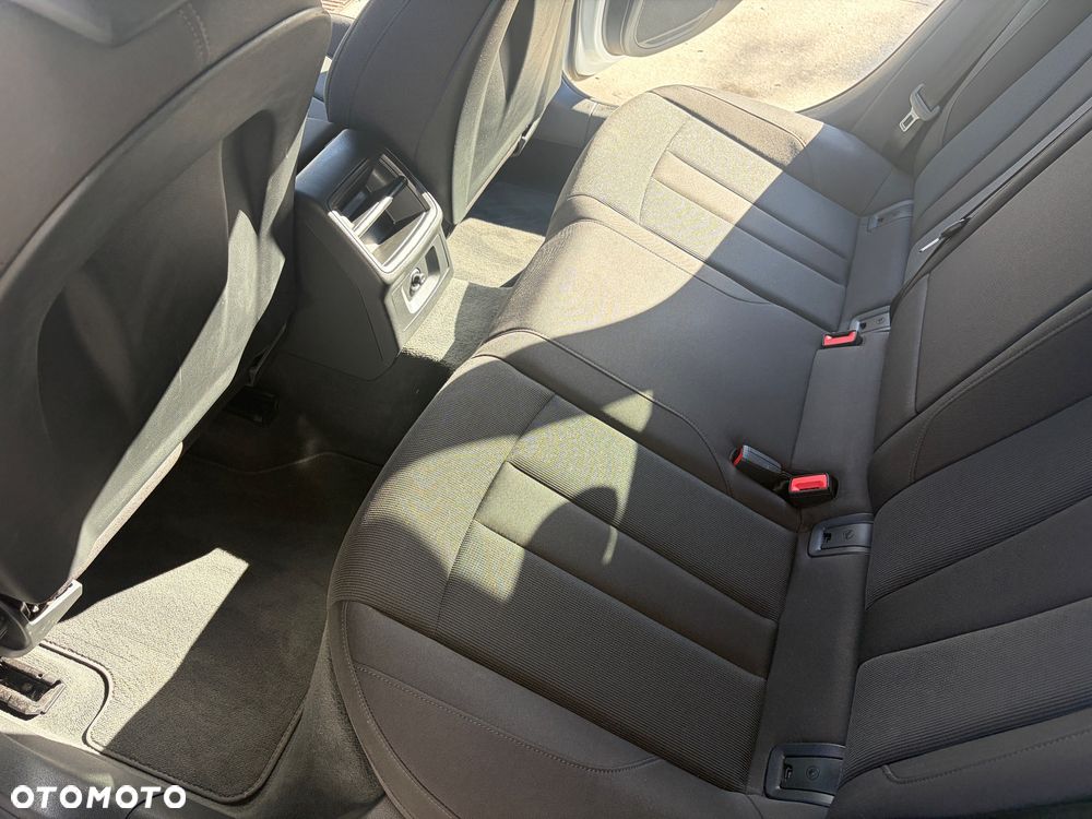 Audi A4 Avant - 10