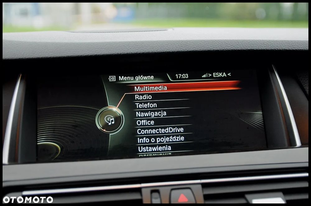 BMW Seria 5 528i - 32