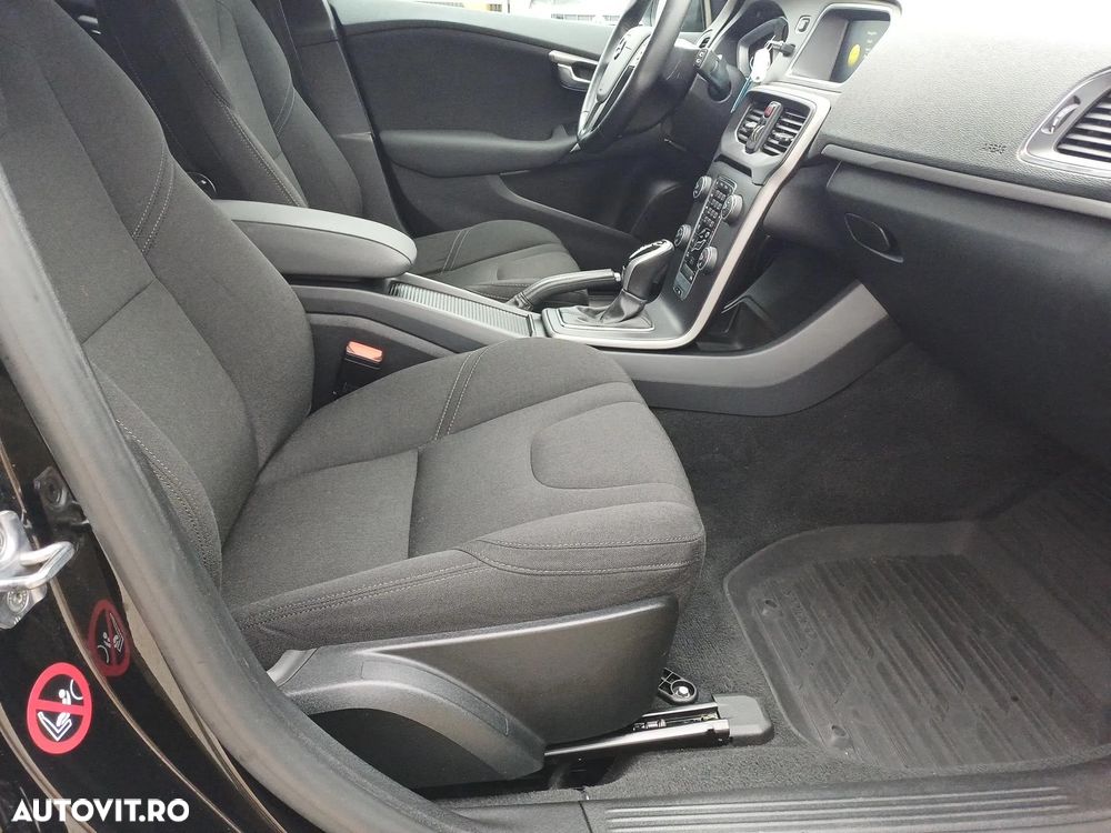 Volvo V40 D3 Aut. Momentum - 18