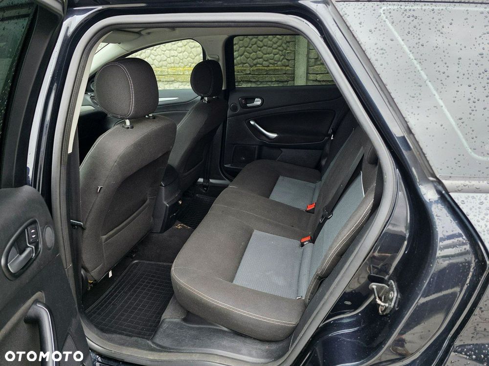 Ford Mondeo - 25