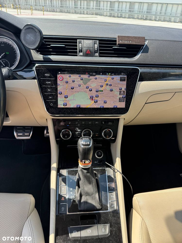 Skoda Superb 2.0 TDI 4x4 L&K DSG - 17