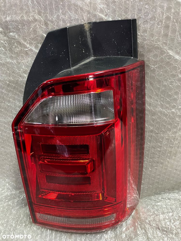 LAMPA TYŁ PRAWA VOLKSWAGEN MULTIVAN T6 - 8