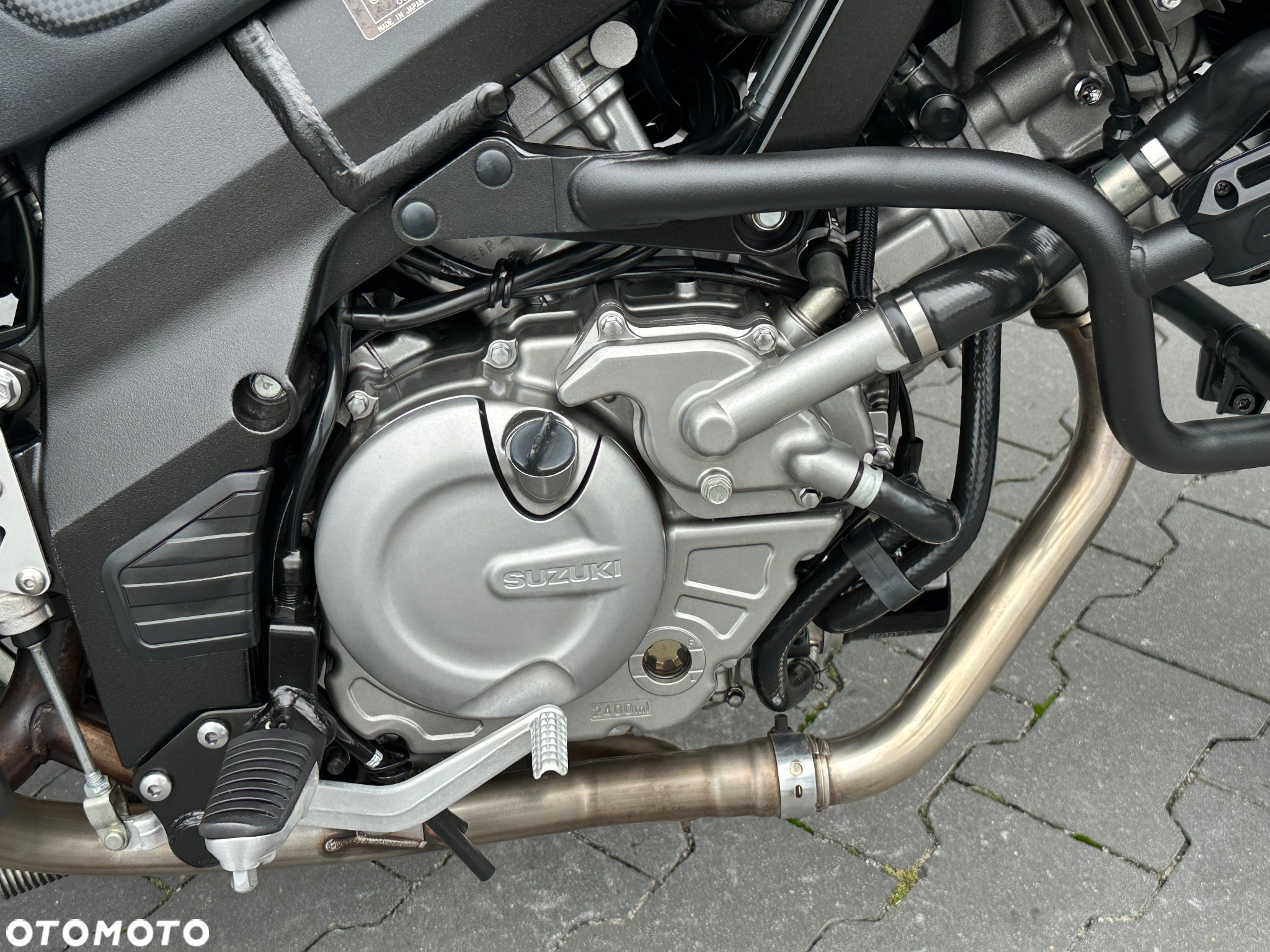 Suzuki V-STROM - 16