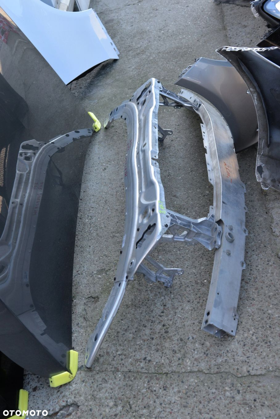MASKA ZDERZAK BŁOTNIK PAS LAMPA XENON LED GRILL BELKA MERCEDES C W205 - 10